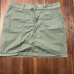 Wrangler Green Mini Pencil Skirt with Cargo Style for Resort Wear